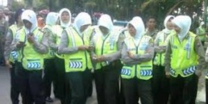 DPR akan Panggil Kapolri Soal Larangan Polwan Berjilbab