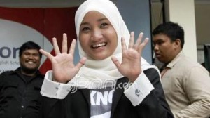 Ke Eropa, Fatin Dibekali CD Materi Pelajaran