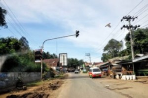 Warning Light Tak Berfungsi, Di Persimpangan Timbangan Pal 11