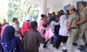 Puluhan CPNS Demo, Desak Pengumuman Pemenang