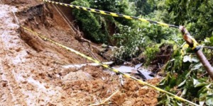 Bantuan ke korban longsor Tapteng terganggu jalur