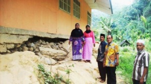 Hanya 3 Lokal, Dipakai Untuk Ruang Kelas Merangkap Kantor Sekolah