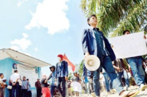 Demo, Mahasiswa UGN Pertanyakan Status Lahan