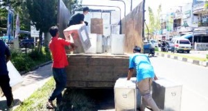 KPU Madina Distribusikan Logistik Pilkada