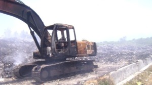 Beko Terbakar di Pembuangan Sampah