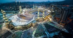 Calon Haji Termuda Anni Kholilah 20 Tahun dari Kayu laut