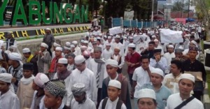 Seribuan Umat Muslim Madina Minta Ahok Diadili