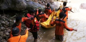 Jenazah Nur Mainah Ditemukan, TNI Salurkan Bantuan