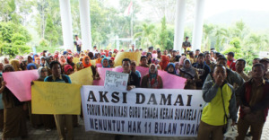 Gaji 11 Bulan Tak Jelas, Guru TKS SMA/SMK Demo ke DPRD Madina