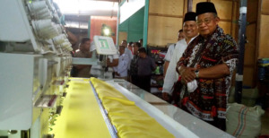 Menko Perekonomian Kunjungi Kampoeng Kaos Madina