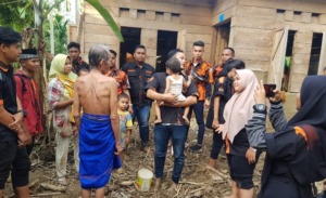 Sapma Pemuda Pancasila Bantu Korban Banjir