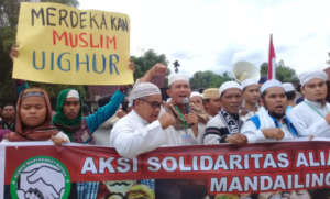 Ratusan Rakyat Madina Kutuk Cina Soal Uigur