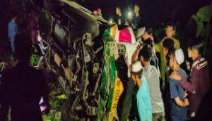 Mini Bus Masuk Jurang, 3 Penumpang Wafat