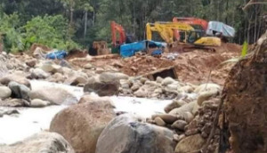 Tambang Emas Batang Natal “Anjing Menggonggong Kafilah Berlalu”