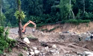 Tambang Batang Natal : Madina Bagai Tak Berhukum