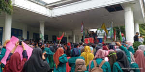 Ratusan Mahasiswa Madina Tolak UU Cipta Kerja