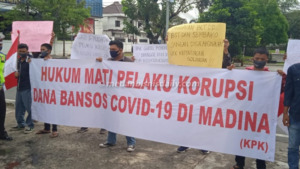 Mahasiswa Demo, Desak Gubsu Usut Korupsi Bansos Covid di Madina