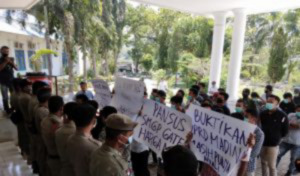 Unjukrasa Desak DPRD Madina Bentuk Pansus SMGP