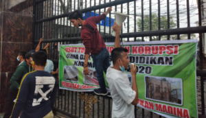 Kasus DAK Dinas Pendidikan Madina, Mahasiswa “Adu Mulut” dengan Humas Kejatisu