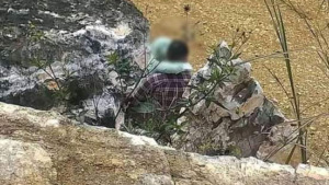 Viral, Foto Remaja Berpelukan di Puncak Muhasabah?