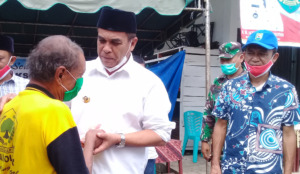 Bupati Madina Serahkan BLT: “Tabusi Ambeng Sanga Itik Da, Uda, So Martungko”