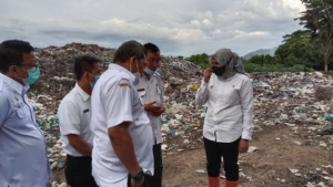 Wakil Bupati Atika Tinjau TPA Batanggadis