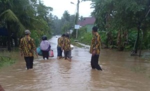 Gerak Cepat AMPG Madina Bantu Warga Terdampak Banjir