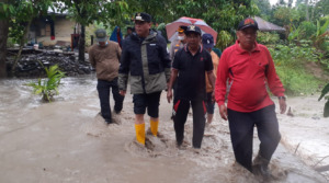 Bupati Madina Tinjau Banjir Hutabargot dan Panyabungan Barat