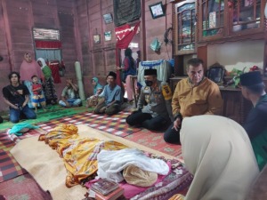 Bupati Madina Melayat ke Rumah Korban Tanah Longsor Bekas Tambang