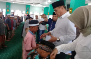 5000-an Anak Yatim di Madina Dapat Santunan