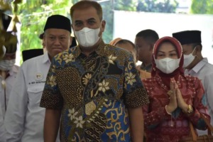 Bupati: Tidak Ada Program Pengadaan 3 Foto Tokoh Madina