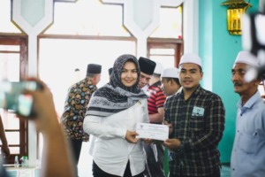 Pemkab Madina Salurkan ZIS kepada Masyarakat