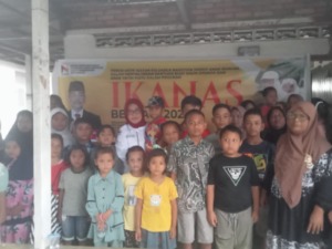 DPP Ikanas Salurkan Paket Makanan di Sihepeng