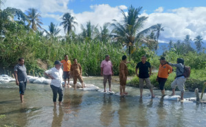 Bupati Rencanakan Dana TT Untuk Perbaikan 2 Tanggul Jebol di Kawasan Siabu