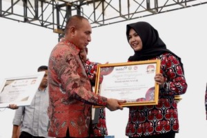 Terima 2 Penghargaan, Atika Sebut Ini Bukan Ajang Gengsi Gengsian