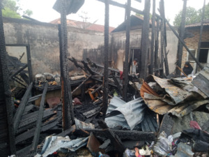 Liat Rumahnya Terbakar, Seri Dewi Pingsan