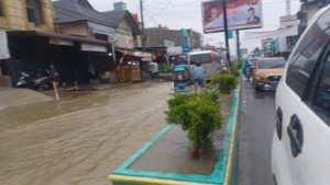 Jalan Negara di Pasar Lama Panyabungan Kembali Tergenang