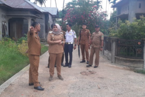 Permohonan Masyarakat Terealisasi, Atika Tinjau Jalan Lingkungan