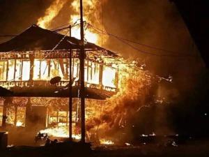 Selain Hanguskan Pasar Natal, 10 Rumah Warga Sekitar Pasar Juga Ludes