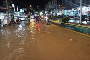 Hujan Deras, Jalinsum Dipasar Lama Tergenang Air