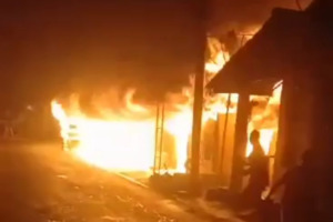 Satu Unit Rumah di Muara Parlampungan Ludes Terbakar