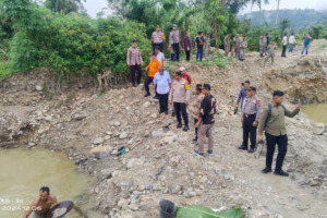 Saat Ditertipkan, Polisi Tidak Menemukan Alat Berat Pelaku Tambang Emas di Kota Nopan