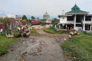 Bersih Bersih Sungai Aek Mata Terus Digalakkan