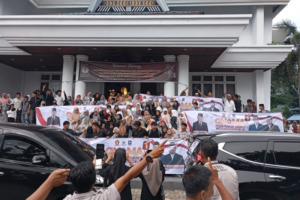 Pendukung ON MA Penuhi Lokasi Cabut Nomor Paslon Bupati Madina