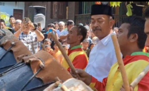 Saipullah Ternyata Lihai Menabuh Udong-Kudong