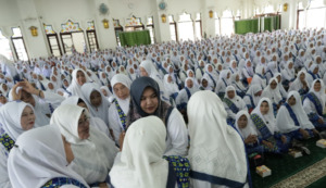 Ini Pesan Atika Azmi Saat Menghadiri Pengajian BKMT