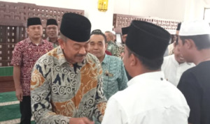 Bupati Madina Salurkan Zakat dari Baznas