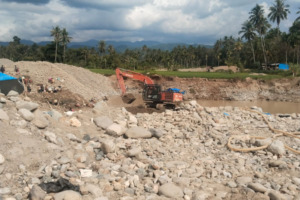 Aktifitas Tambang Emas Ilegal di Kotanopan Dekat Kantor Polsek