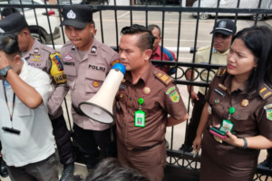 Didemo Mahasiswa, Kejari Madina Akui Kegiatan Garda Desa Kegiatan Kejaksaan Namun Tidak Tau Anggaran Ditampung di APBDes