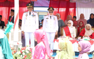 Defile Mewarnai HUT RI di Madina